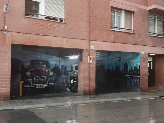 Garaje en venta en calle D'hipòlit Lázaro, Barcelona, de 19 m² por 27.000