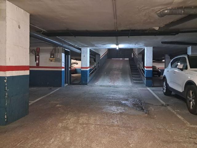 Garaje en venta en calle Escuadras, Hospitalet de Llobregat, L´, de 8 m² por 12.000