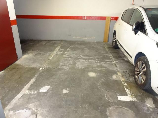 Garaje en venta en calle Escultor Llimona, Barcelona, de 9 m² por 14.000