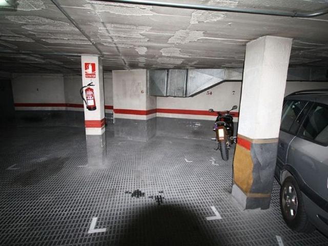 Garaje en venta en calle Ferlandina, Barcelona, de 12 m² por 24.900