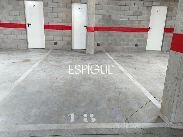 Garaje en venta en calle Francesc Macià, Vilablareix, de 17 m² por 20.000
