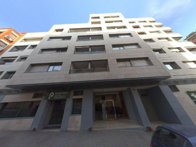 Garaje en venta en calle Isaac Albéniz, Lleida, de 24 m² por 18.000