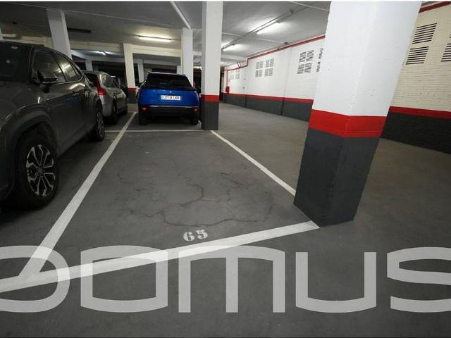 Garaje en venta en calle Isaac Albéniz, Sant Boi de Llobregat, de 11 m² por 17.000