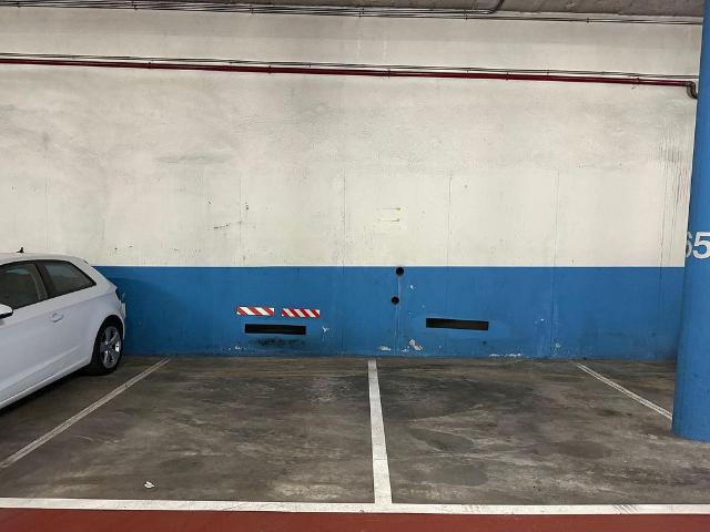 Garaje en venta en calle Joan Salvat Papasseit, Mataró, de 10 m² por 9.000