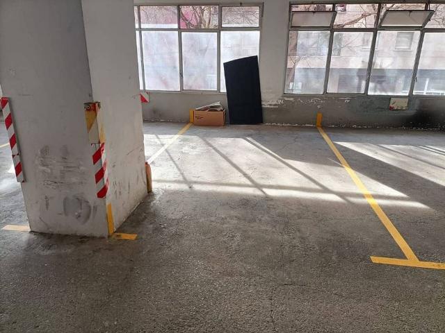 Garaje en venta en calle Llierca, Girona, de 14 m² por 17.000