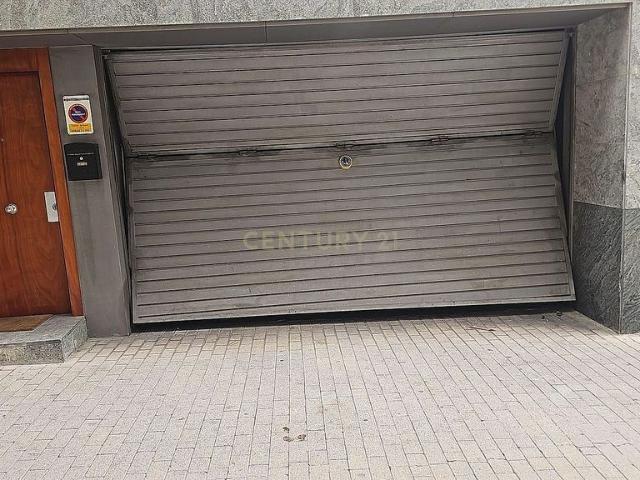 Garaje en venta en calle Major, Montcada i Reixac, de 33 m² por 8.728