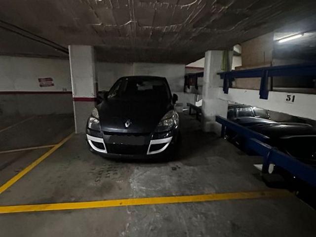 Garaje en venta en calle Sant Jordi, Santa Coloma de Gramanet, de 9 m² por 22.000