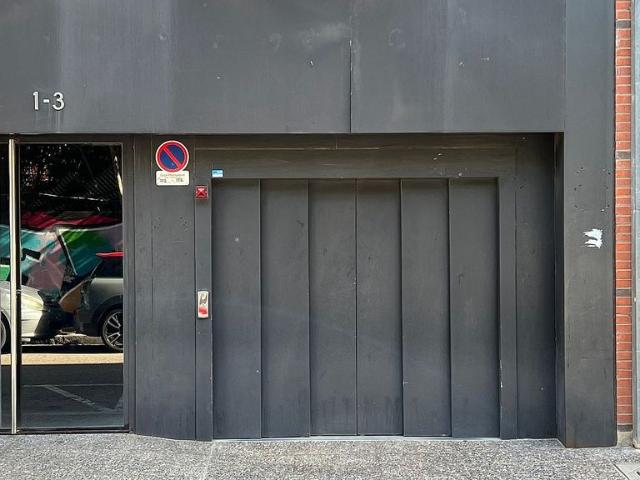 Garaje en venta en calle Santa Maria, Girona, de 16 m² por 14.000
