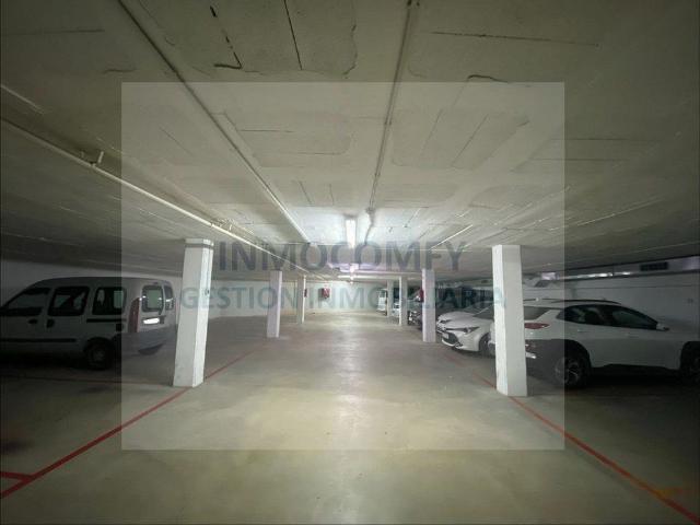 Garaje en venta en calle Proudhom Carbó Garriga, Bisbal d´Empordà, La, de 14 m² por 10.500