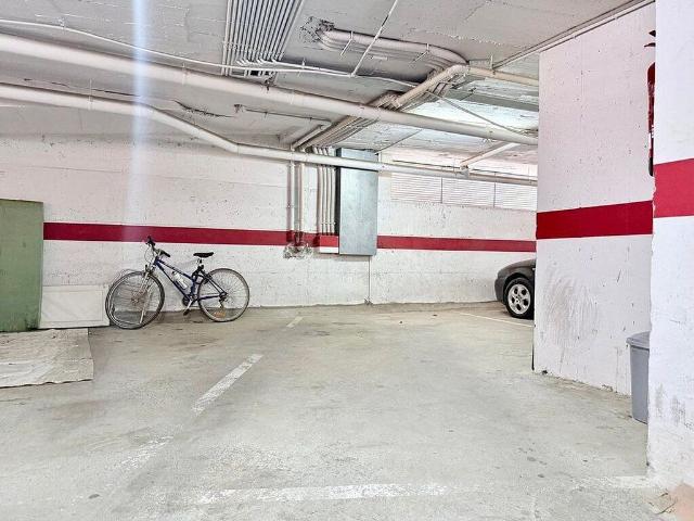 Garaje en venta en calle Puig Rom, Figueres, de 17 m² por 8.500