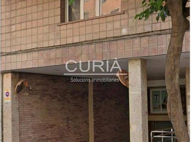 Garaje en venta en calle Ronda, Lleida, de 13 m² por 13.000