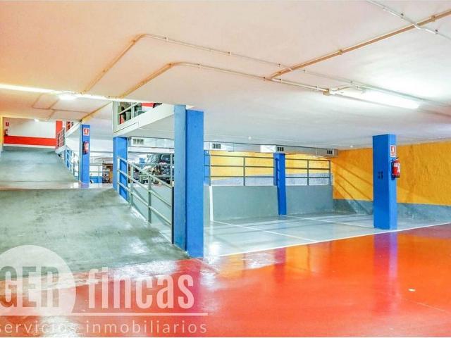 Garaje en venta en calle Transversal, Terrassa, de 13 m² por 16.300
