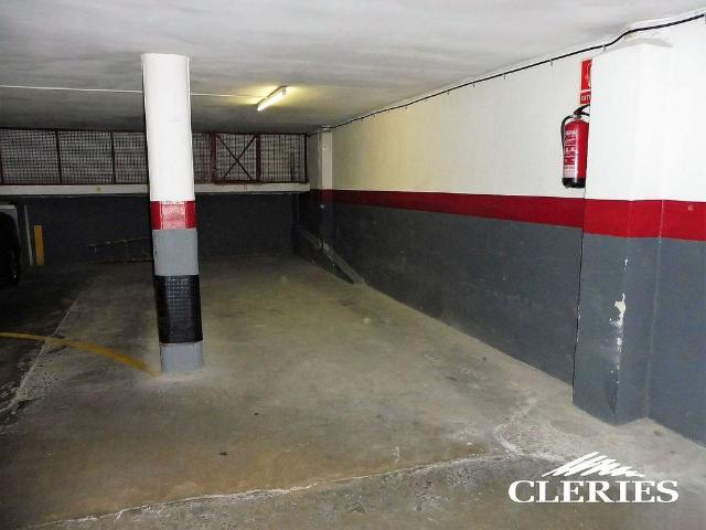 Garaje en venta en calle Valencia, Barcelona, de 14 m² por 19.000