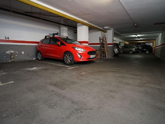 Garaje en venta en calle Valencia, Barcelona, de 9 m² por 13.500
