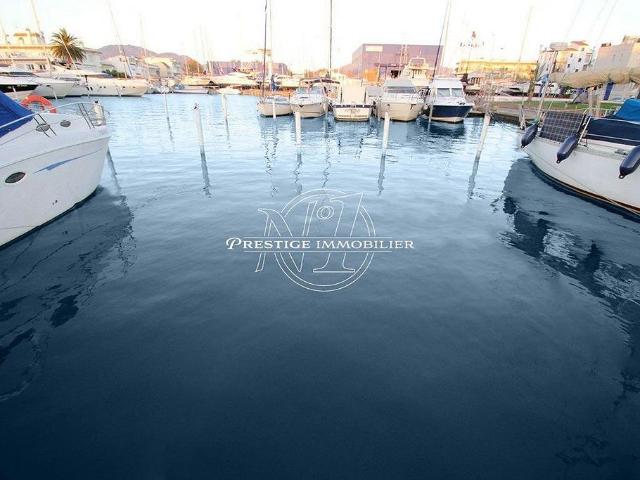 Garaje en venta en calle Marina Empuriabrava En Face de la Zone Cavall del, Castelló d´Empúries, de 33 m² por 39.000