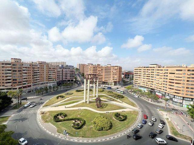 Garaje en venta en Alicante, Alicante