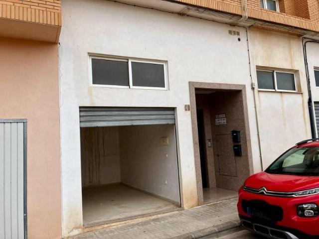 Garaje en venta en Almansa, S.U.P 2