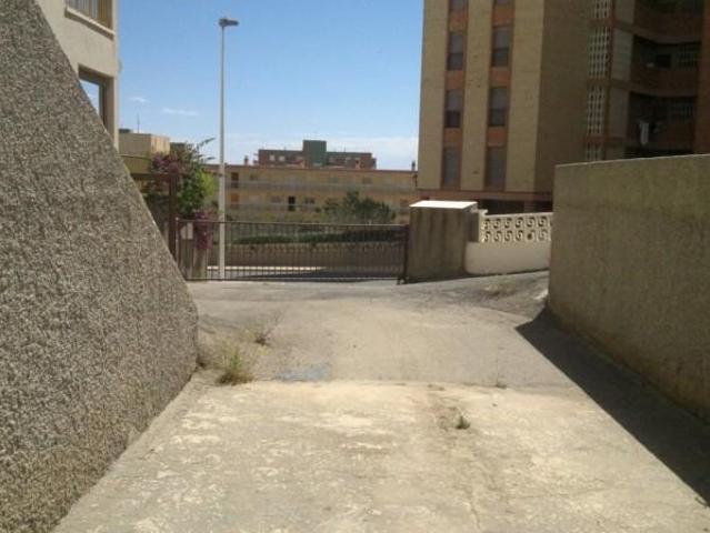 Garaje en venta en Arenales del sol, Segunda linea playa