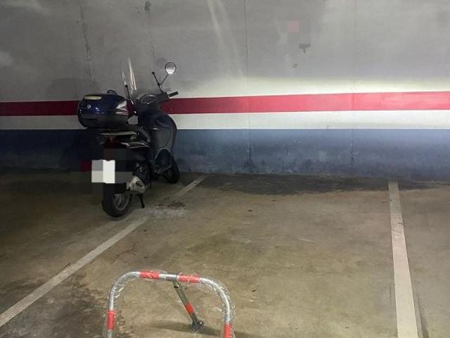 Garaje en venta en avenida De Can Marcet, Barcelona, de 10 m² por 15.000