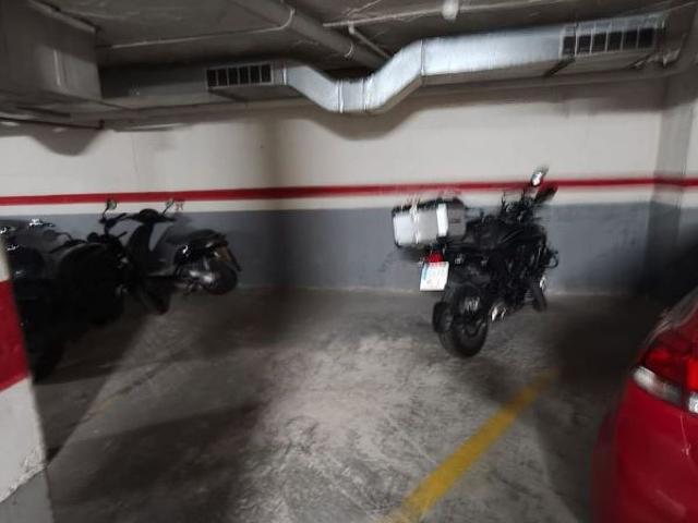 Garaje en venta en avenida De Joaquim de Sagrera, Terrassa, de 9 m² por 7.000
