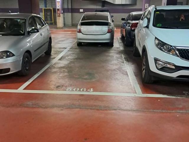 Garaje en venta en avenida De Josep Tarradellas i Joan, Hospitalet de Llobregat, L´, de 10 m² por 13.350