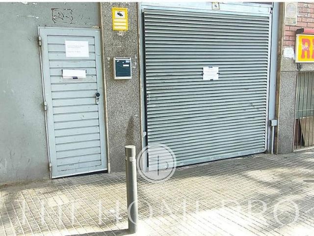 Garaje en venta en avenida De la Generalitat, Santa Coloma de Gramanet, de 20 m² por 15.000