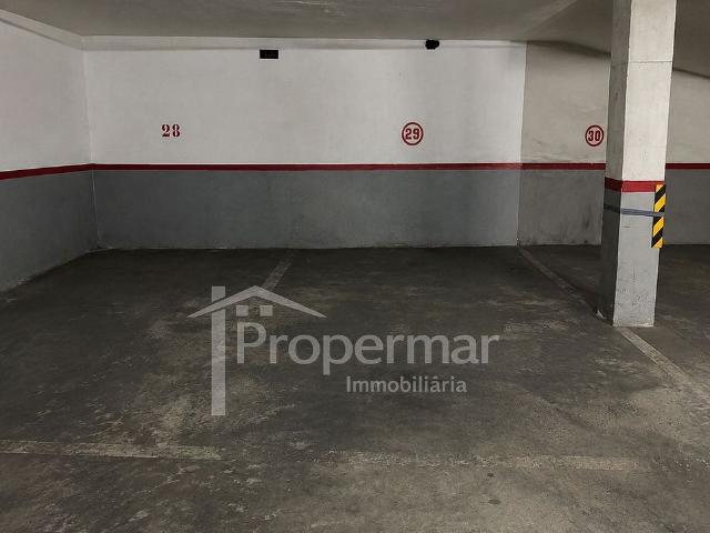 Garaje en venta en avenida De Martí Pujol, Badalona, de 11 m² por 19.500