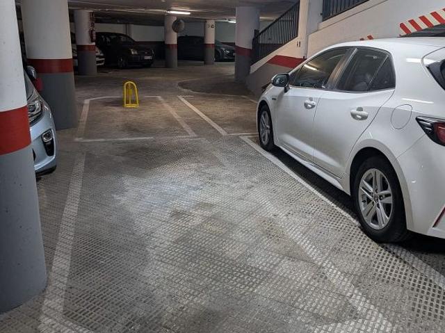 Garaje en venta en avenida Del Paral·Lel, Barcelona, de 7 m² por 23.900