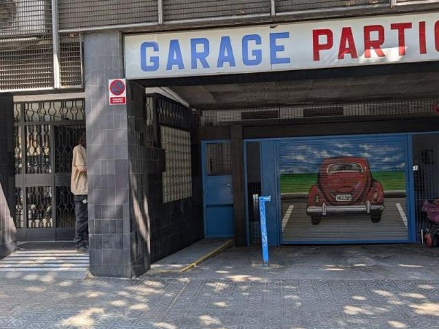Garaje en venta en avenida Del Paral·Lel, Barcelona, de 8 m² por 18.000
