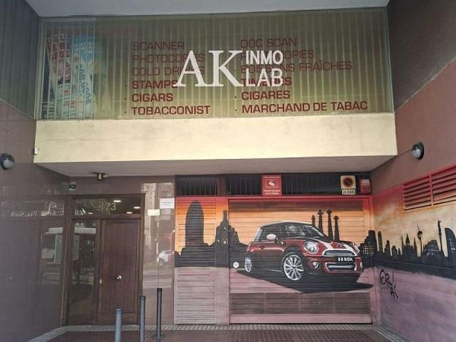 Garaje en venta en avenida Del Paral·Lel, Barcelona, de 12 m² por 25.000