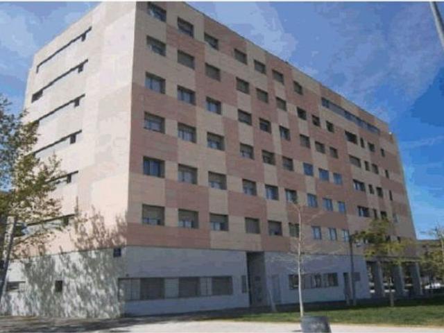 Garaje en venta en avenida Del Parlament, Terrassa, de 12 m² por 47.000