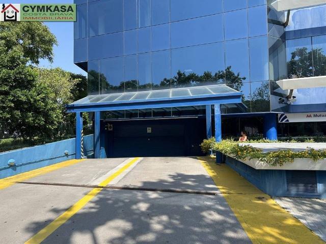 Garaje en venta en avenida Dels Vents, Badalona, de 18 m² por 10.900