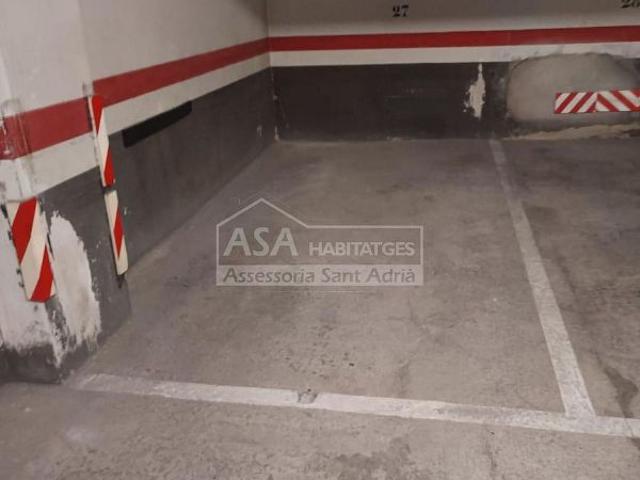 Garaje en venta en avenida Pi i Margall, Sant Adrià de Besos, de 11 m² por 18.500