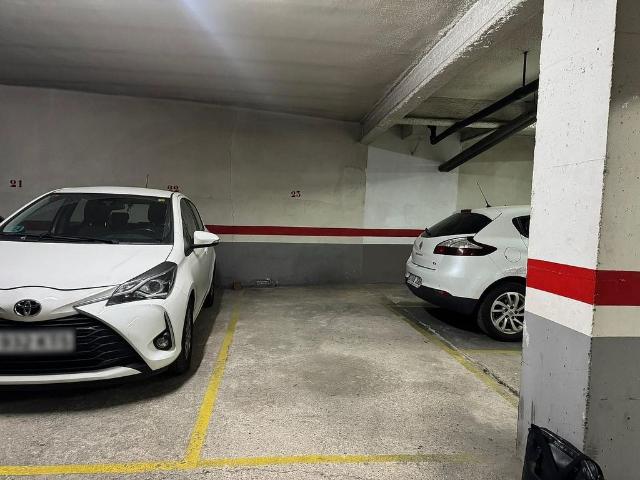 Garaje en venta en avenida Santa Rosa, Santa Coloma de Gramanet, de 12 m² por 18.500