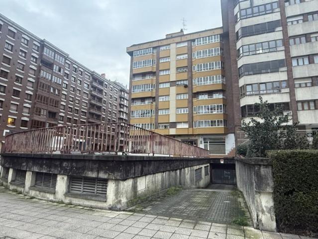 Garaje en venta en Avilés, Avilés