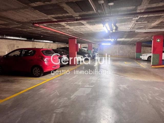 Garaje en venta en Badalona, de 12 m² por 17.000