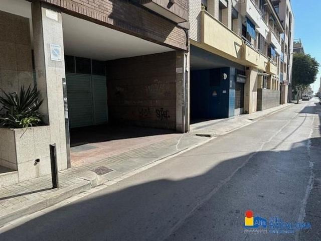 Garaje en venta en Badalona, de 22 m² por 21.900