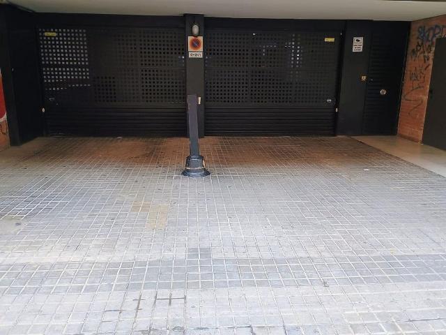 Garaje en venta en Barcelona, de 15 m² por 17.000