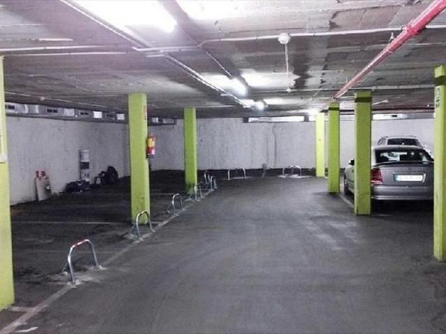 Garaje en venta en Barcelona, de 24 m² por 18.400