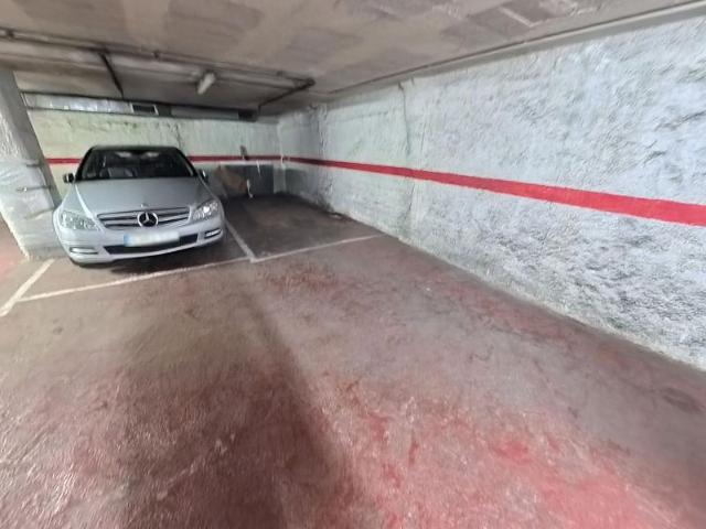 Garaje en venta en Barcelona, de 32 m² por 14.000