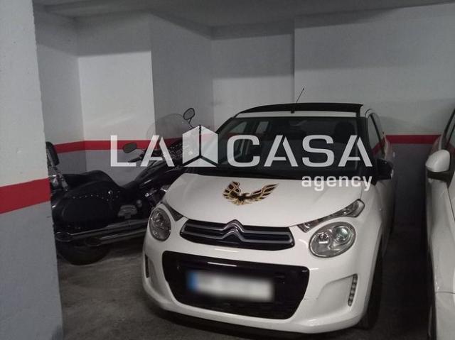 Garaje en venta en Barcelona, de 8 m² por 11.000