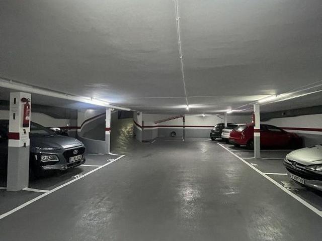 Garaje en venta en Barcelona, por 23.000