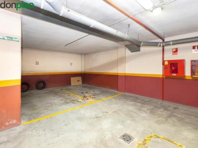 Garaje en venta en Granada, Arabial