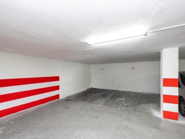 Garaje en venta en Granada, Plaza De Gracia