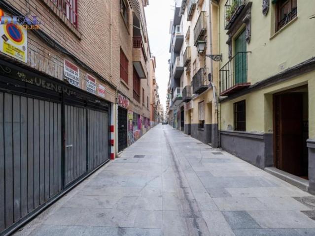Garaje en venta en Granada, Plaza De Gracia