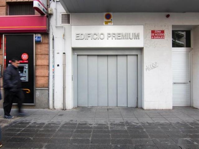 Garaje en venta en Granada, Recogidas