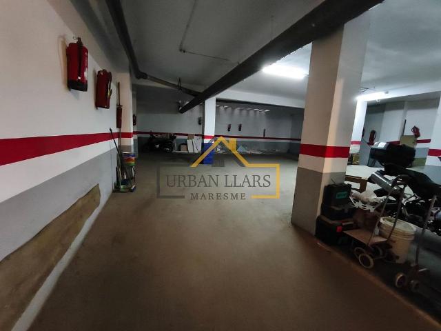 Garaje en venta en Esplugues de Llobregat, de 275 m² por 150.000