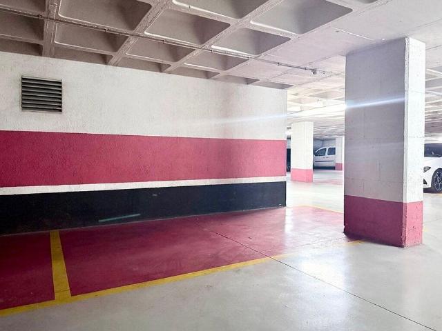 Garaje en venta en Figueres, de 10 m² por 8.500