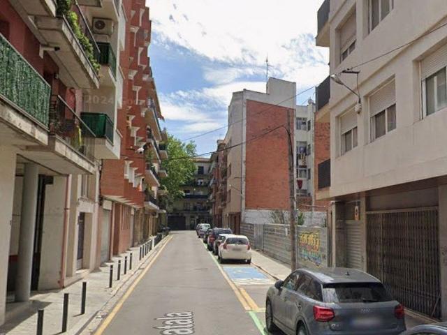Garaje en venta en Figueres, de 10 m² por 11.800