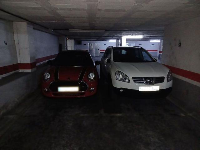 Garaje en venta en Figueres, de 11 m² por 7.500